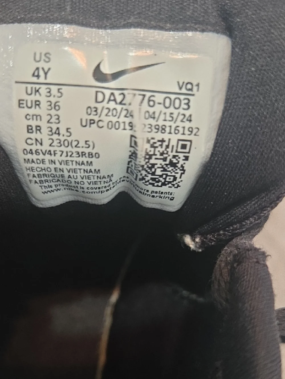 Nike Black and White Athletic Sneakers with Swoosh